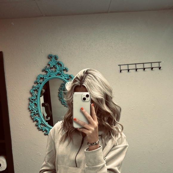 Meet your Posher, Mekenzie - Picture 1 of 1